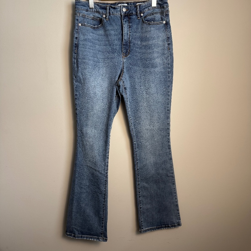 Sofia Jeans Women's Super Hi-Rise Curvy Boot AMAYA Blue Jeans Distressed Size 14